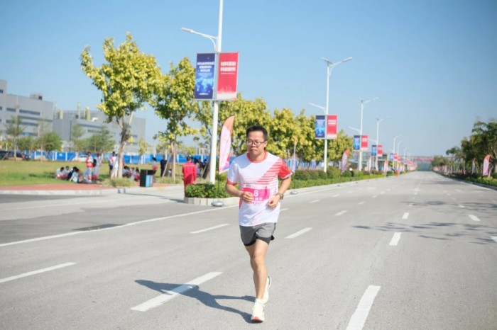 �������ʹ���-׷�󿵽�,����һ������