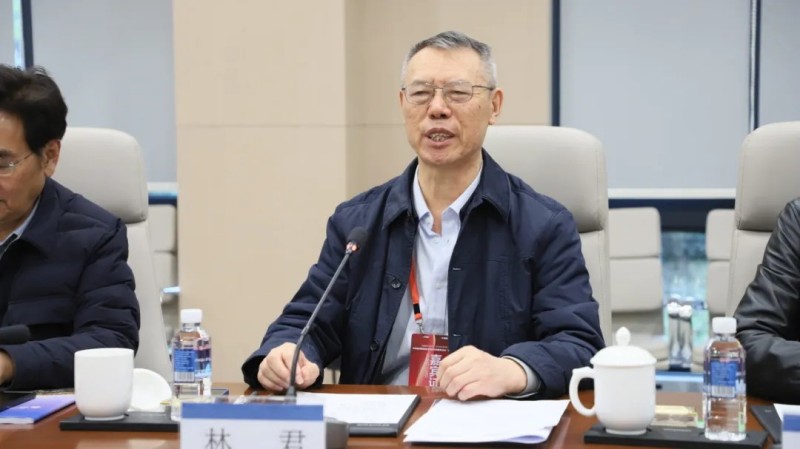 �������ʹ���-׷�󿵽�,����һ������