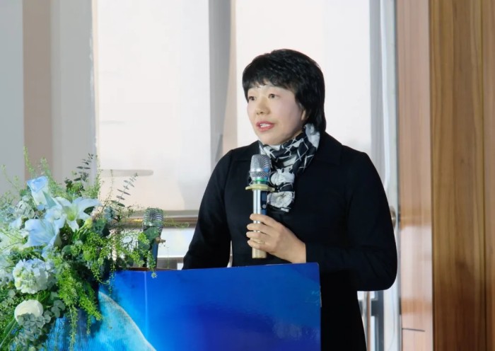 �������ʹ���-׷�󿵽�,����һ������