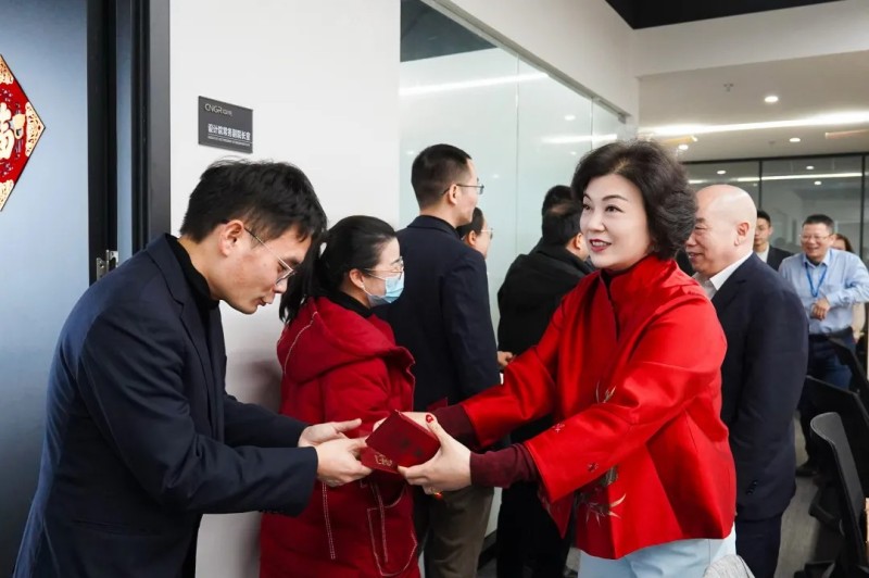 �������ʹ���-׷�󿵽�,����һ������