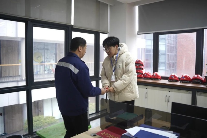 �������ʹ���-׷�󿵽�,����һ������