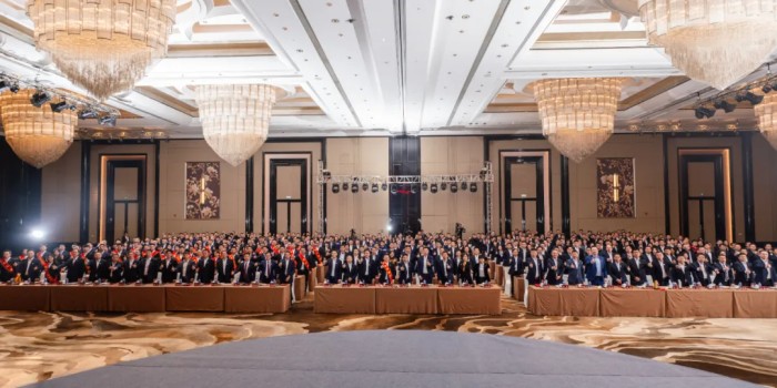 �������ʹ���-׷�󿵽�,����һ������