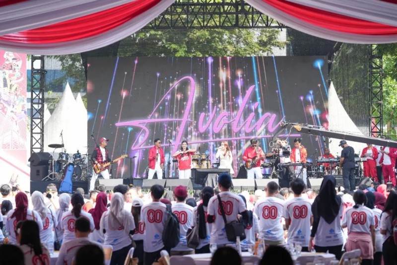 �������ʹ���-׷�󿵽�,����һ������