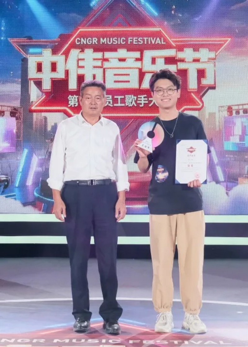 �������ʹ���-׷�󿵽�,����һ������