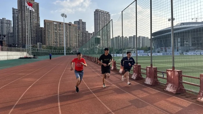 �������ʹ���-׷�󿵽�,����һ������